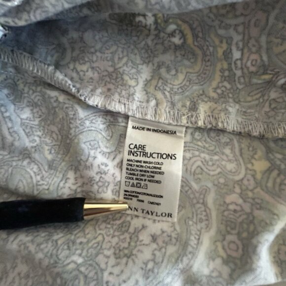 Ann Taylor Carnegie Crop Pants Stretch Paisley Floral 4 Multicolor Casual Boho - Picture 5 of 9